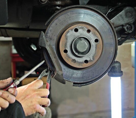 Hydraulické panenky jsou skvělým pomocníkem nejen pro motoristy