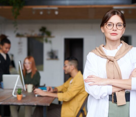 Co po maturitě? Nastartujte kariéru i bez vysoké školy díky online BBA